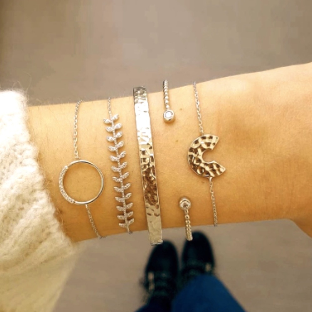 'Adorn' Gold Bangle Bracelet Set (5 pc.)